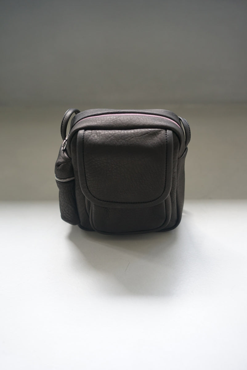 Aeta / DA05 SHOULDER POUCH – style department_