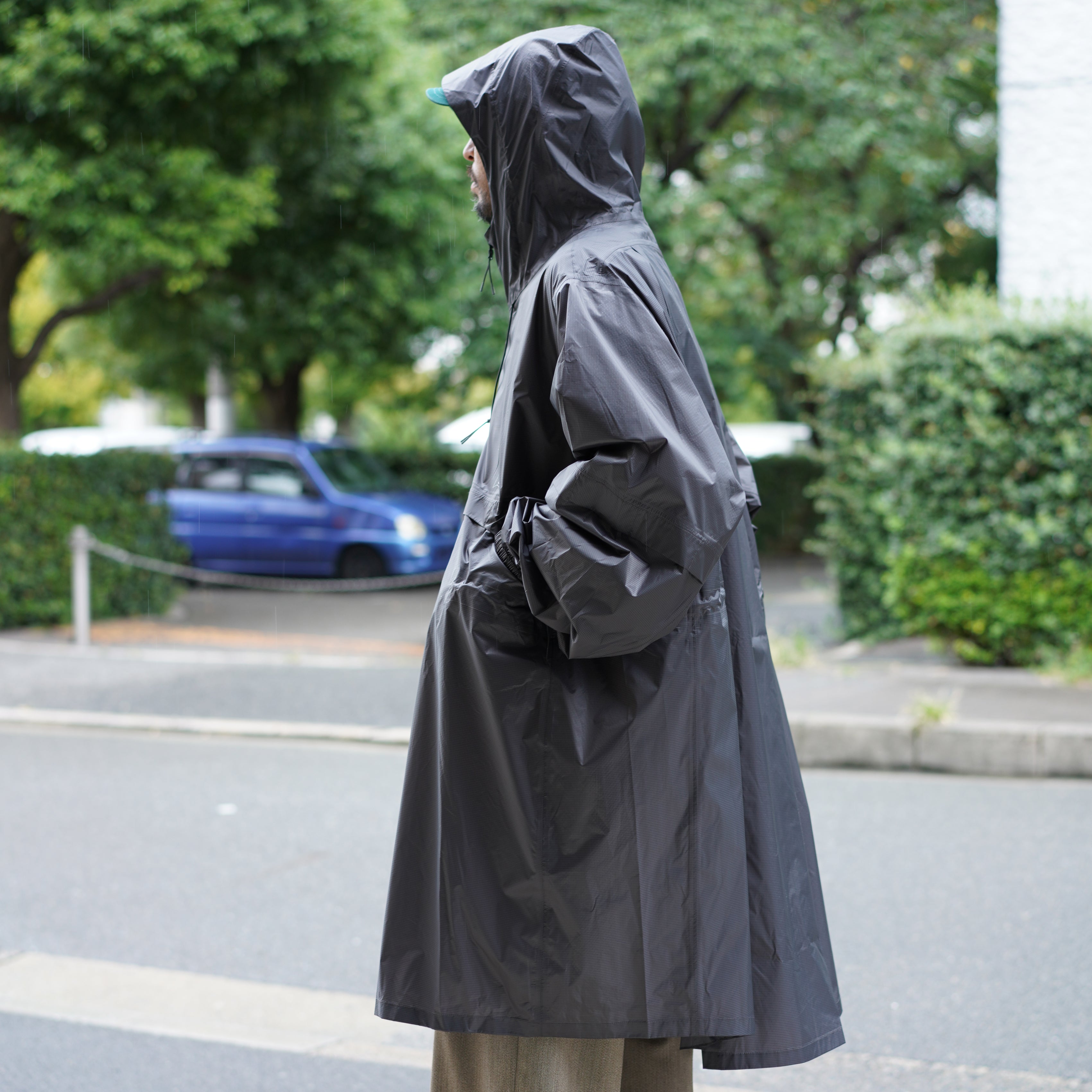 Osaka / ROA ( ロア ) Surface Packable Grid Rain Coat & Creek 3L