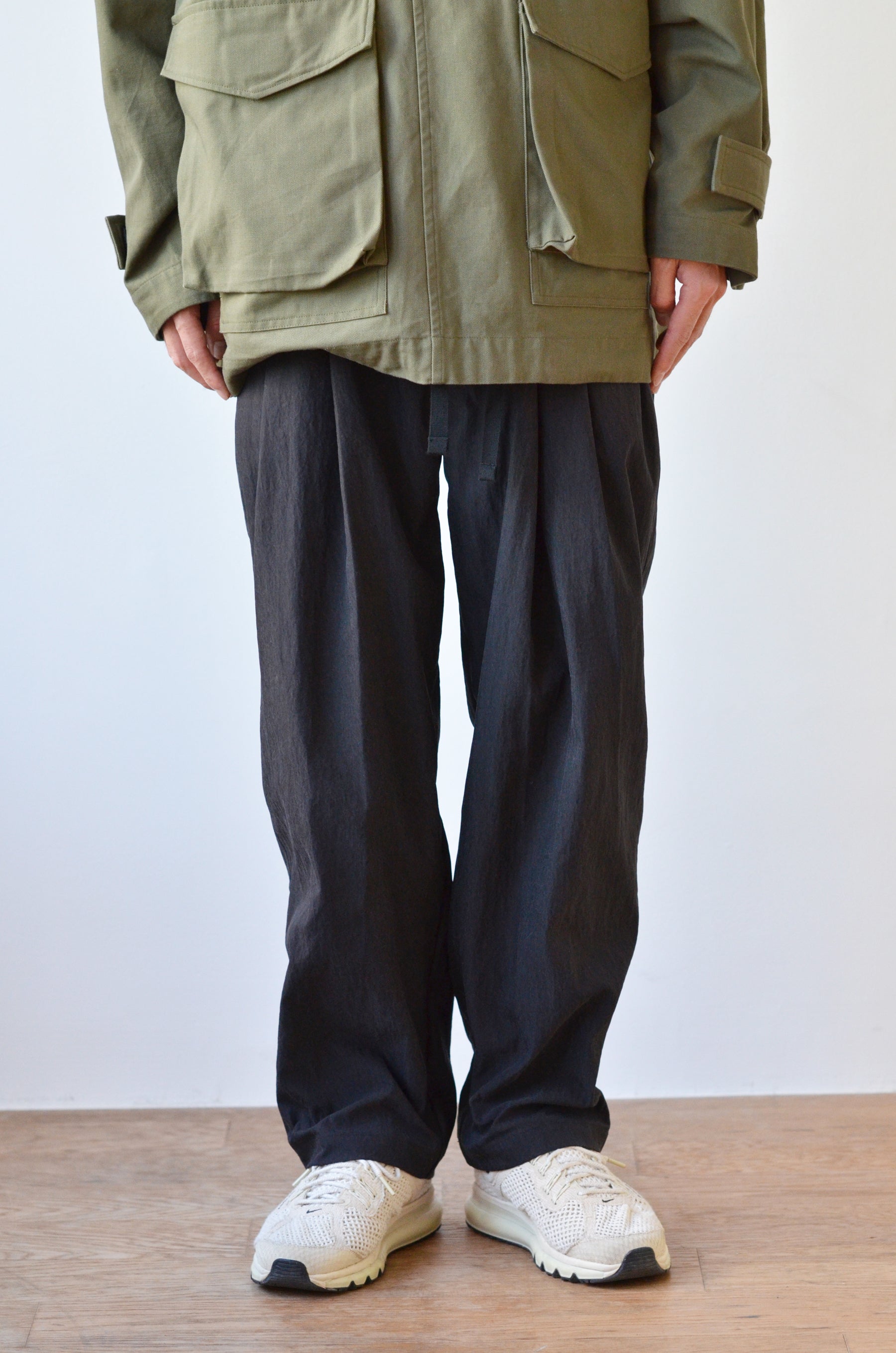 kontor (コントール) / 3 PLEAT NYLON PANTS / パンツ – style department_