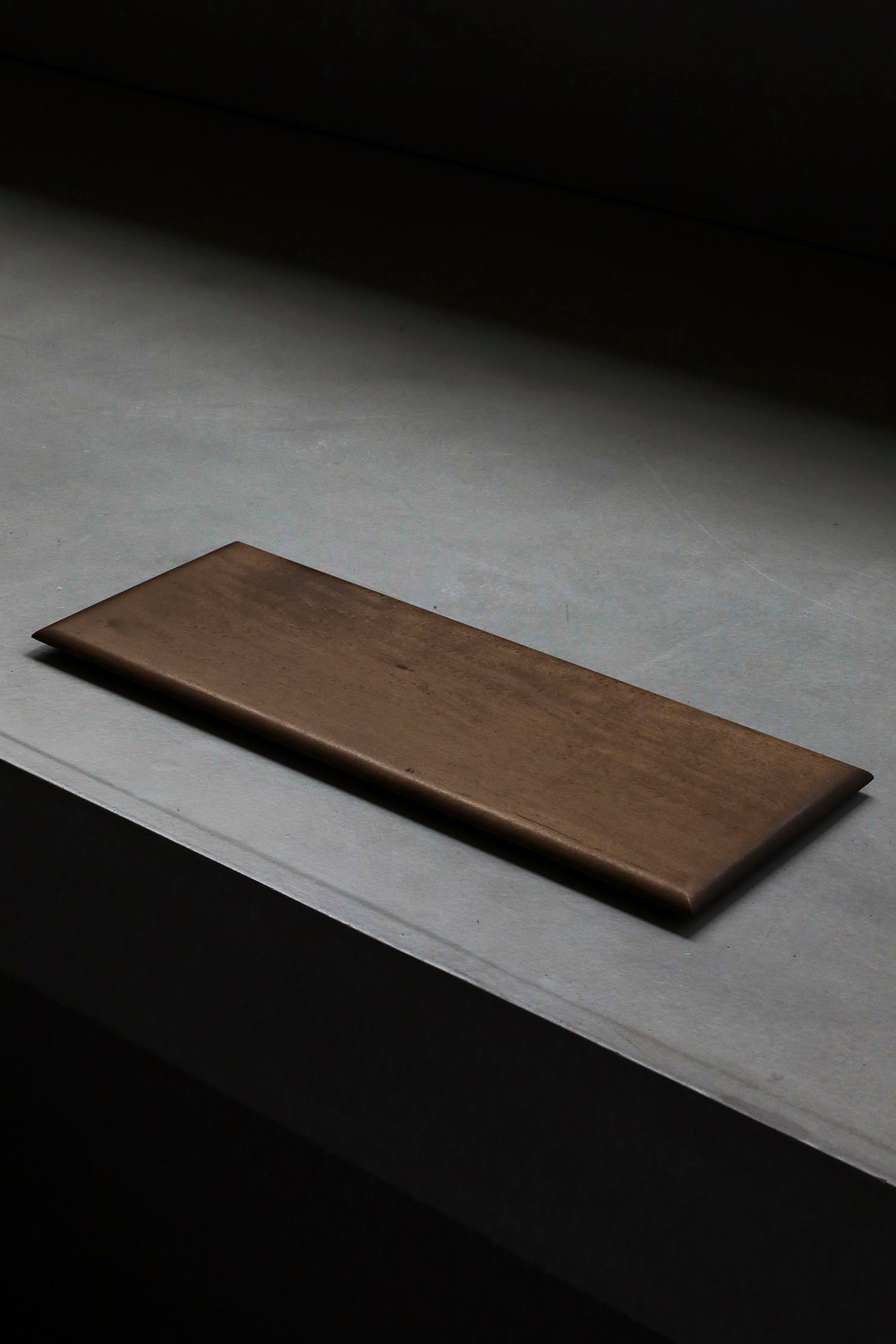 内田悠 / イタヤカエデ 板皿 M 柿渋染 – style department_