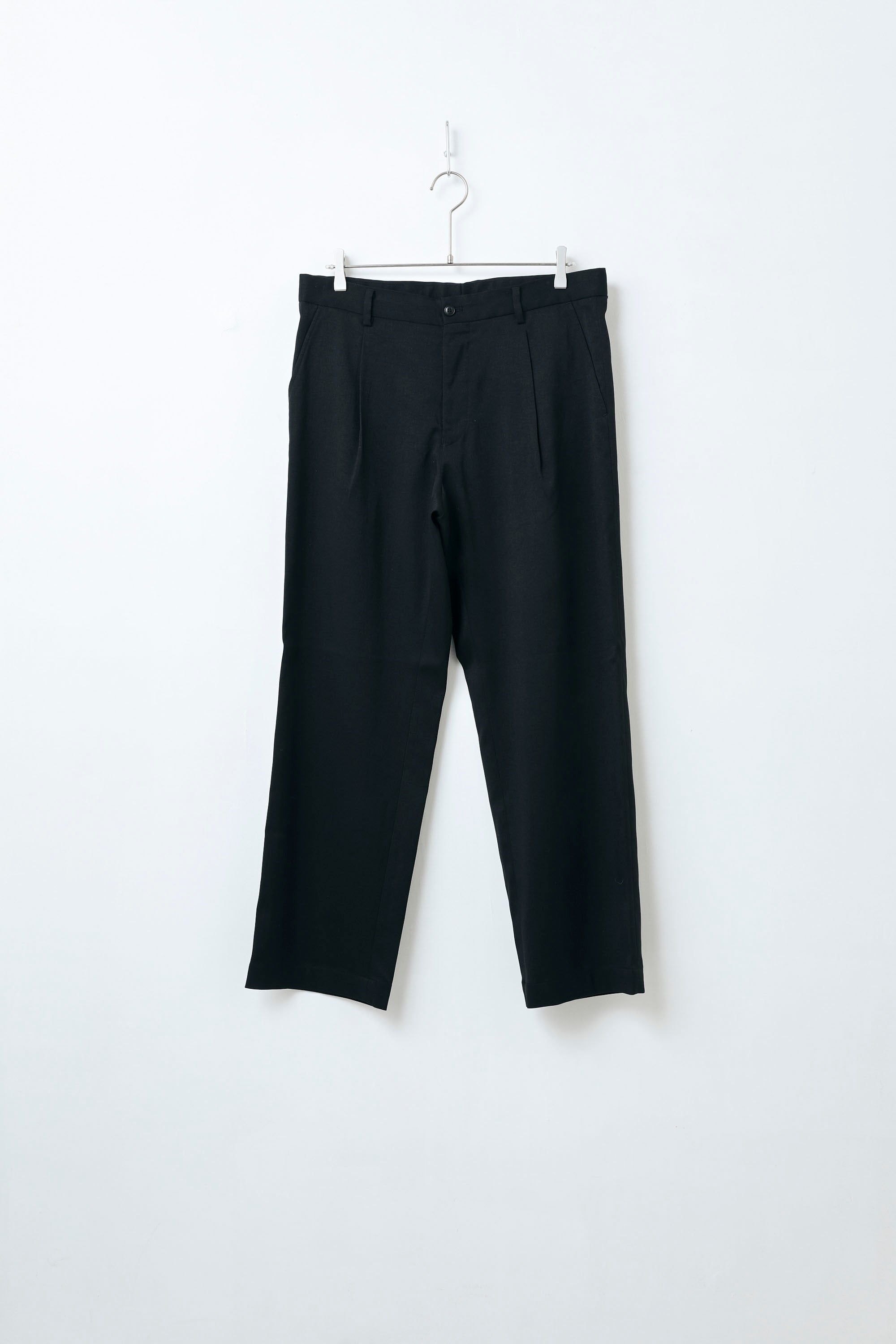 Yoko Sakamoto テーパードパンツ トラウザー YOKO SAKAMOTO ヨーコサカモト WORK TAPERED TROUSERS [WHITE