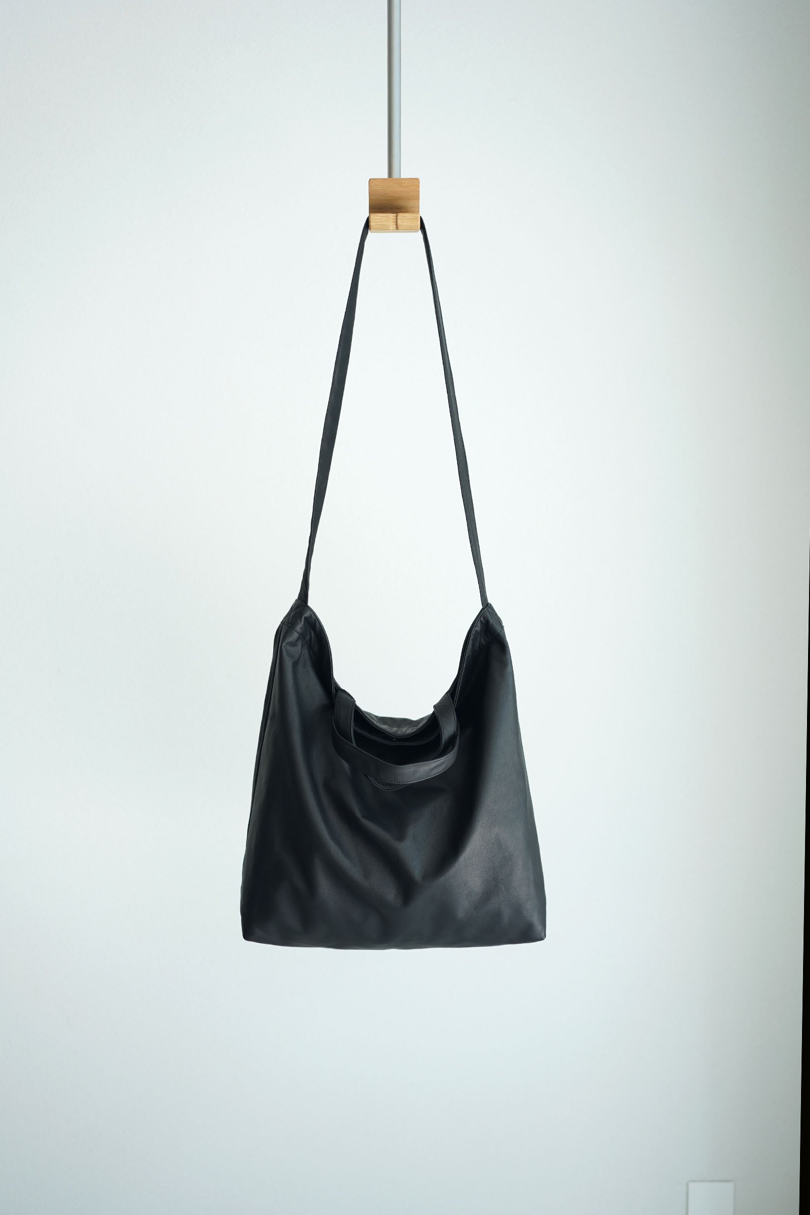 バッグ YOKO SAKAMOTO RESEARCHER BAG LEATHER YOKO SAKAMOTO(ヨーコサカモト) - RESEARCHER BAG - LARGE