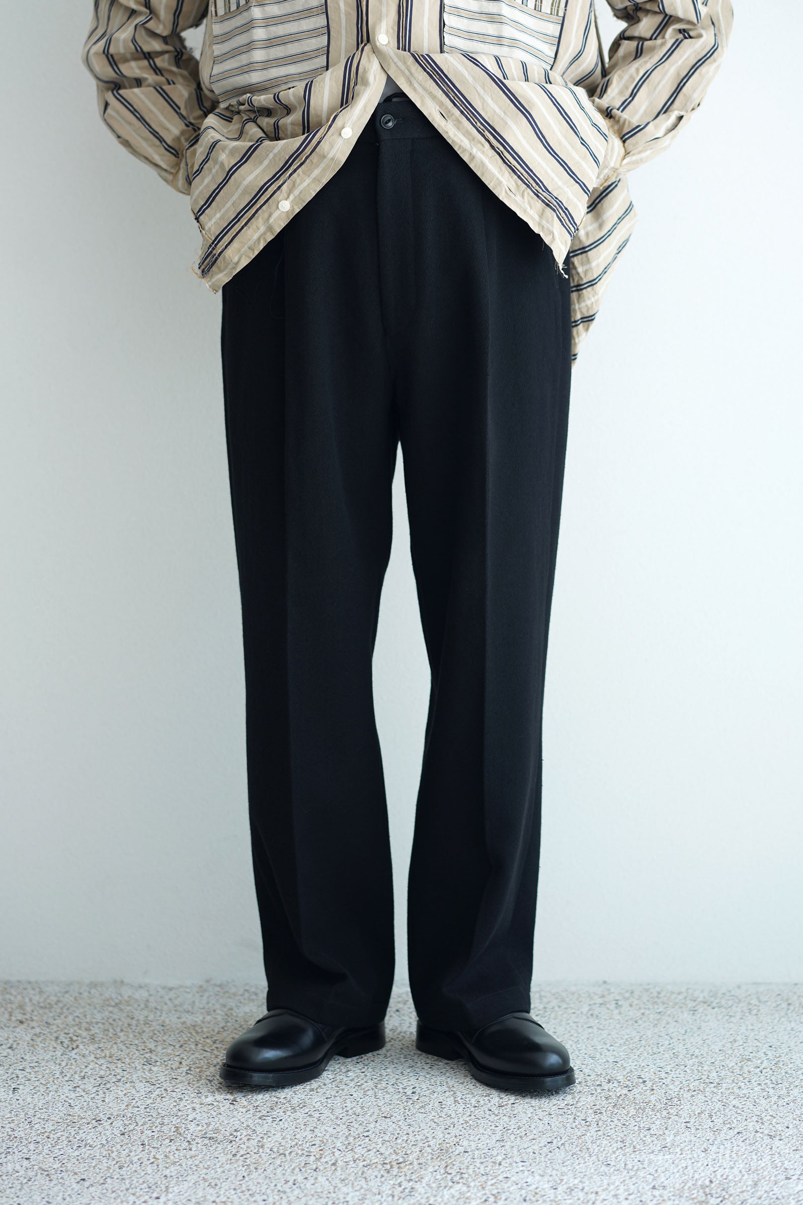YOKO SAKAMOTO ( ヨーコサカモト ) / ONE PLEATED TROUSERS – style