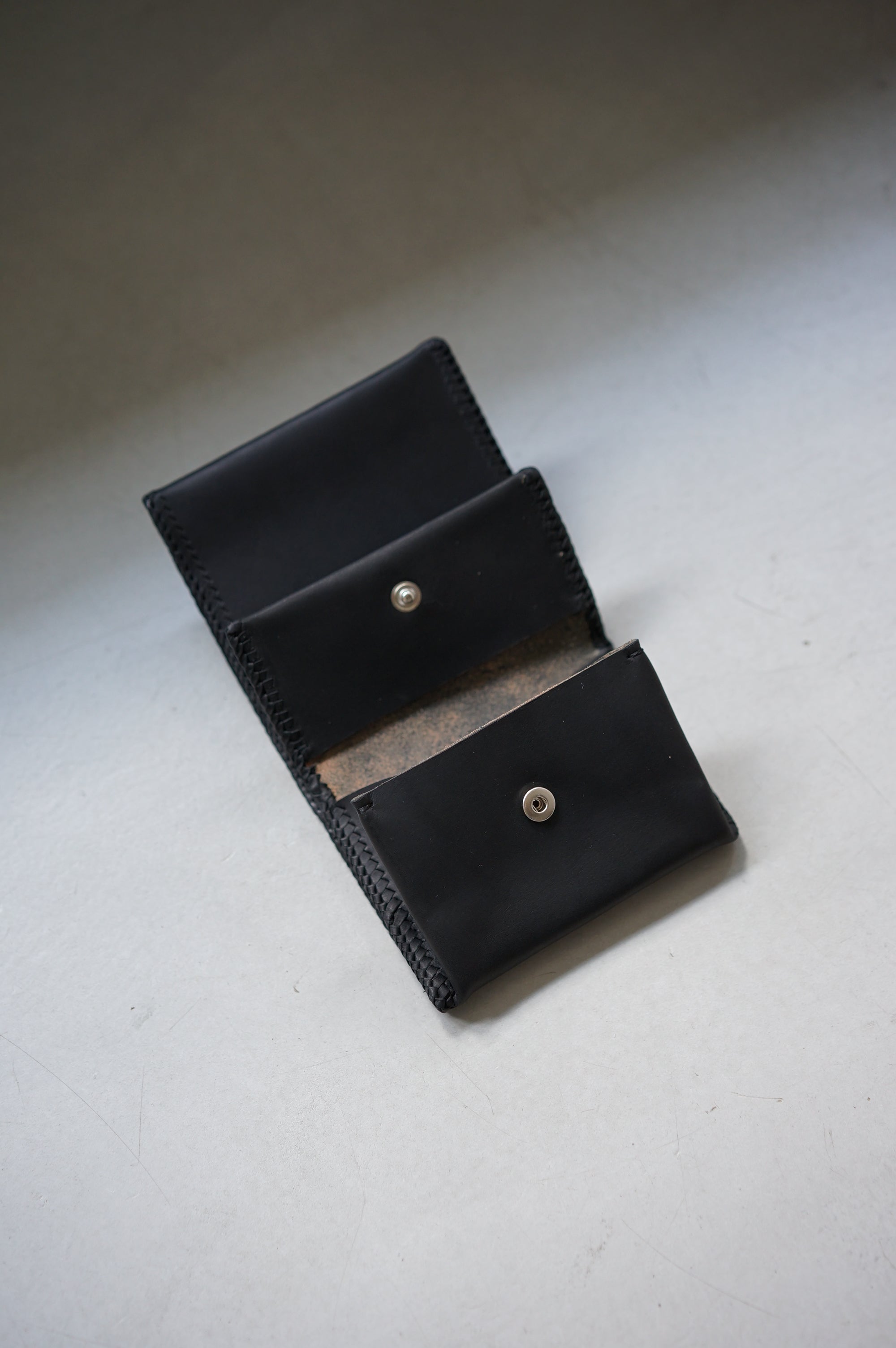 Aeta VT14 BRAIDING WALLET ブラック アエタ【美品】 DSC04767_2048x.jpg?v=1724552543