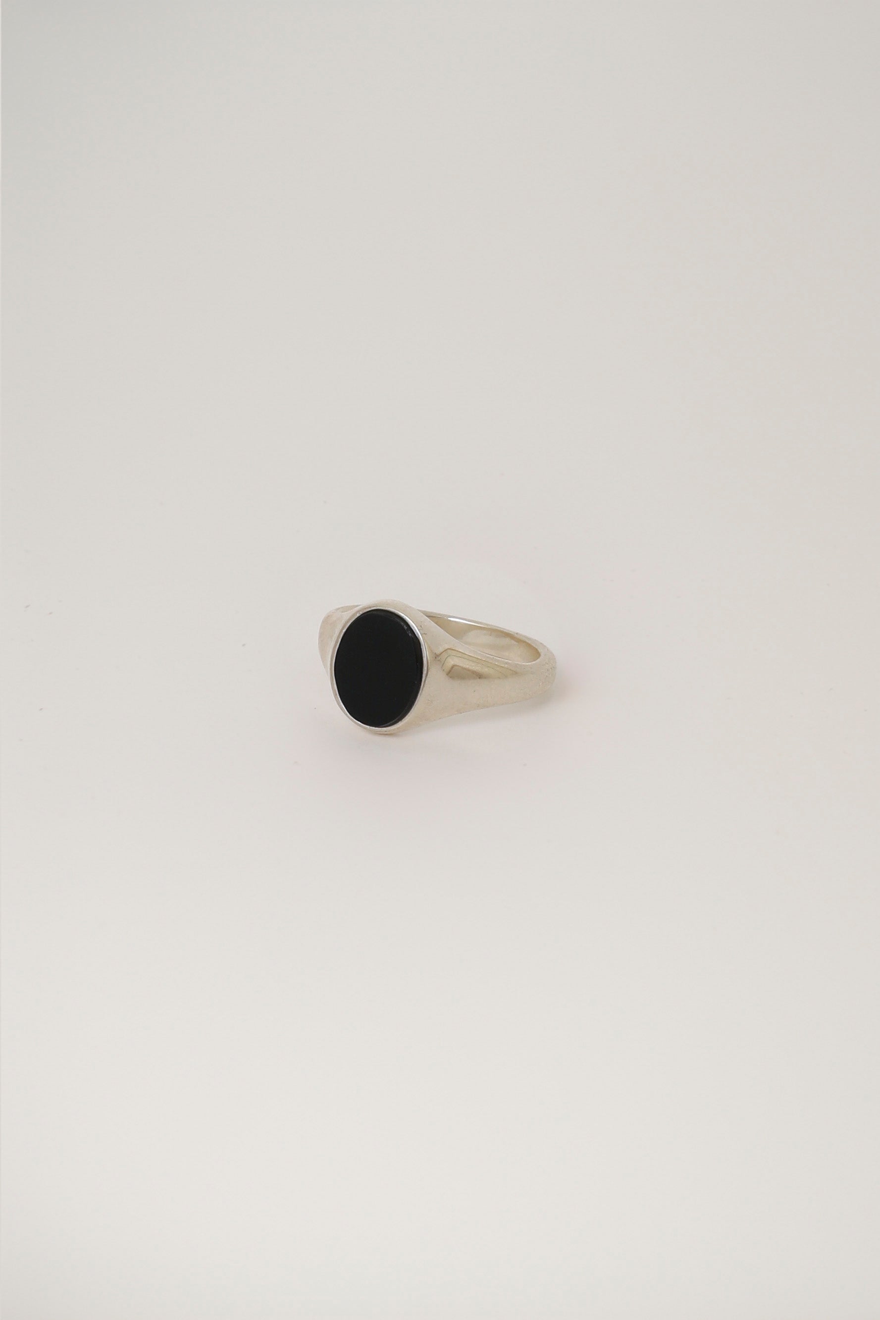 お手軽価格で贈りやすい Garden of RING(ONYX OVAL SIGNET )/ ガーデンオブエデン ( eden アクセサリー