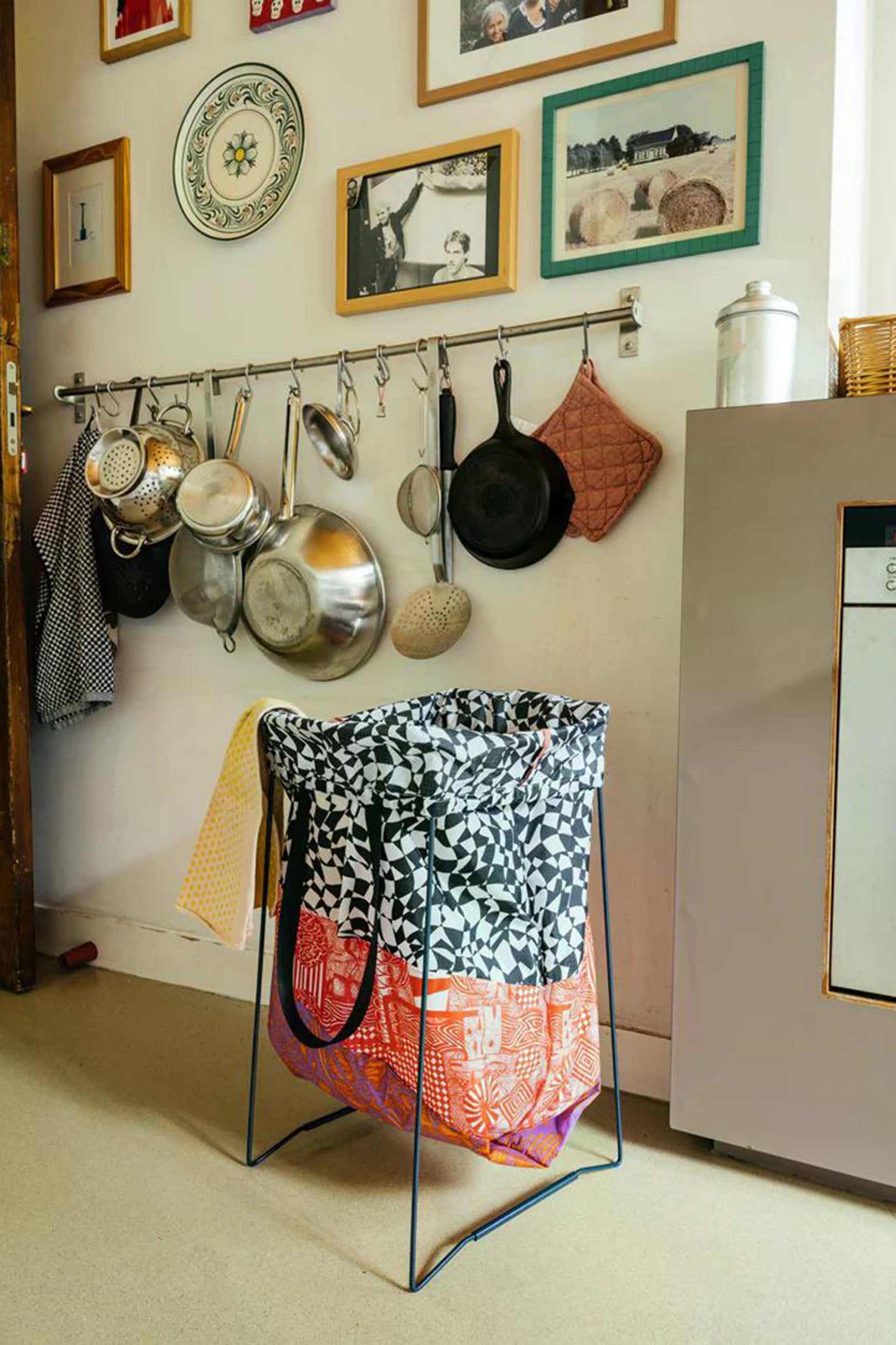 SUSAN BIJL ( スーザンベル ) / X Koen Taselaar The New Trash Bag