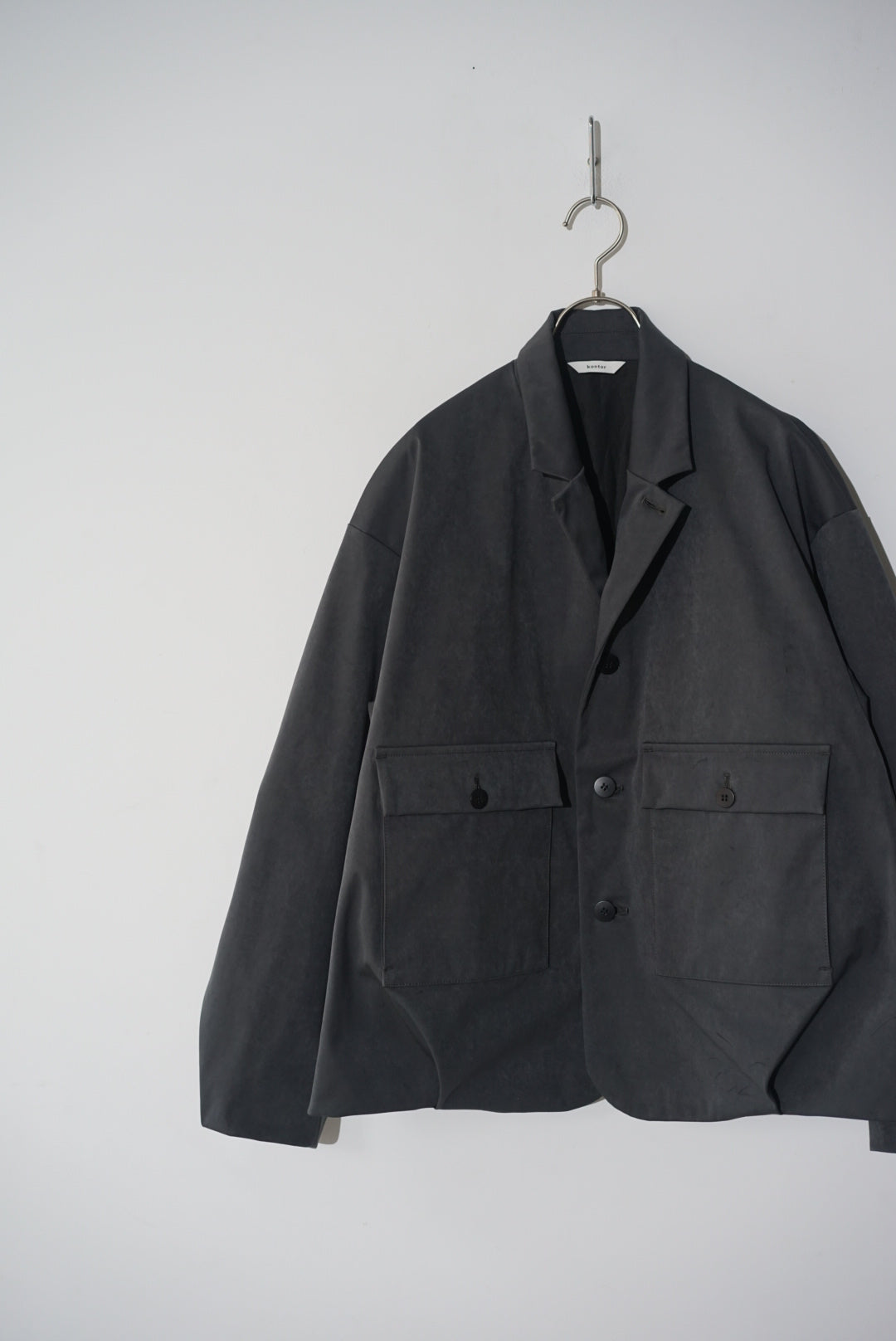 kontor / PLEATED MILITARY BLOUSON – style department_