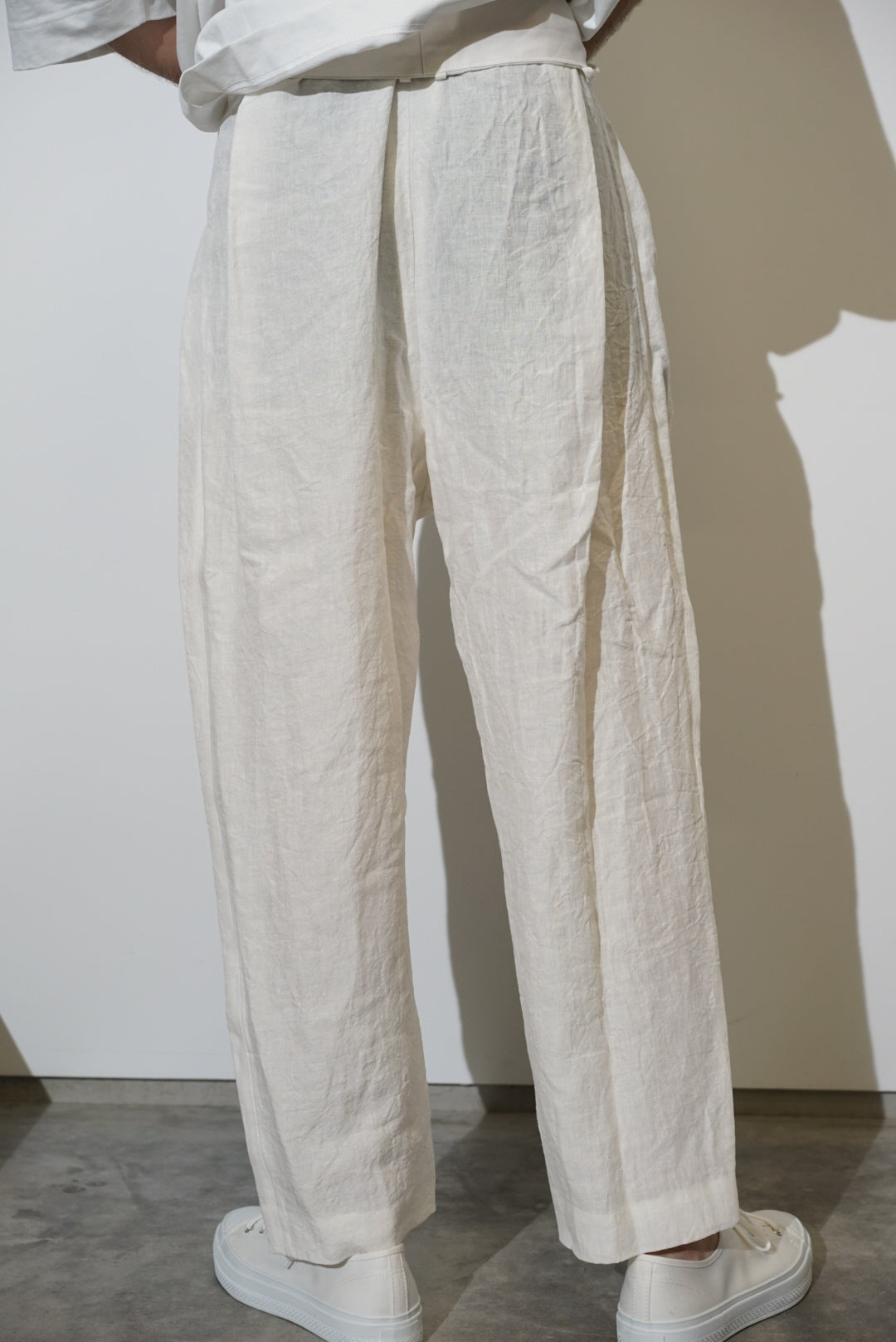 HED MAYNER / 4 PLEAT PANT WHITE LINEN – style department_